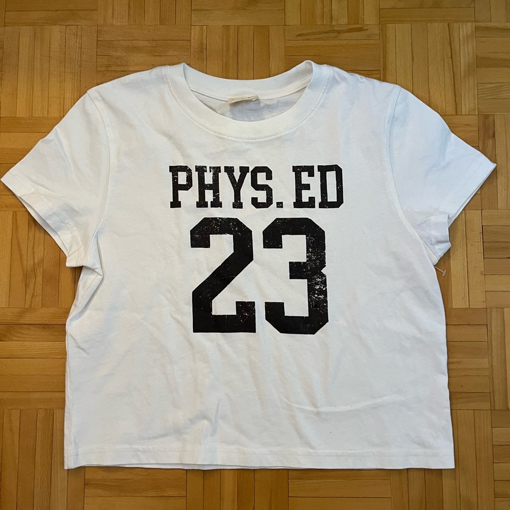 Ardene White "PHYS. ED 23" Cropped Graphic Tee